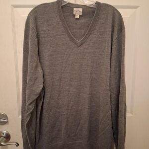 J. Crew Men's Classic Gray V-Neck Sweater